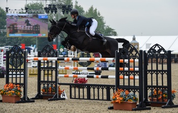 LAURA MANTEL DOMINATES DAY TWO AT ROYAL WINDSOR HORSE SHOW